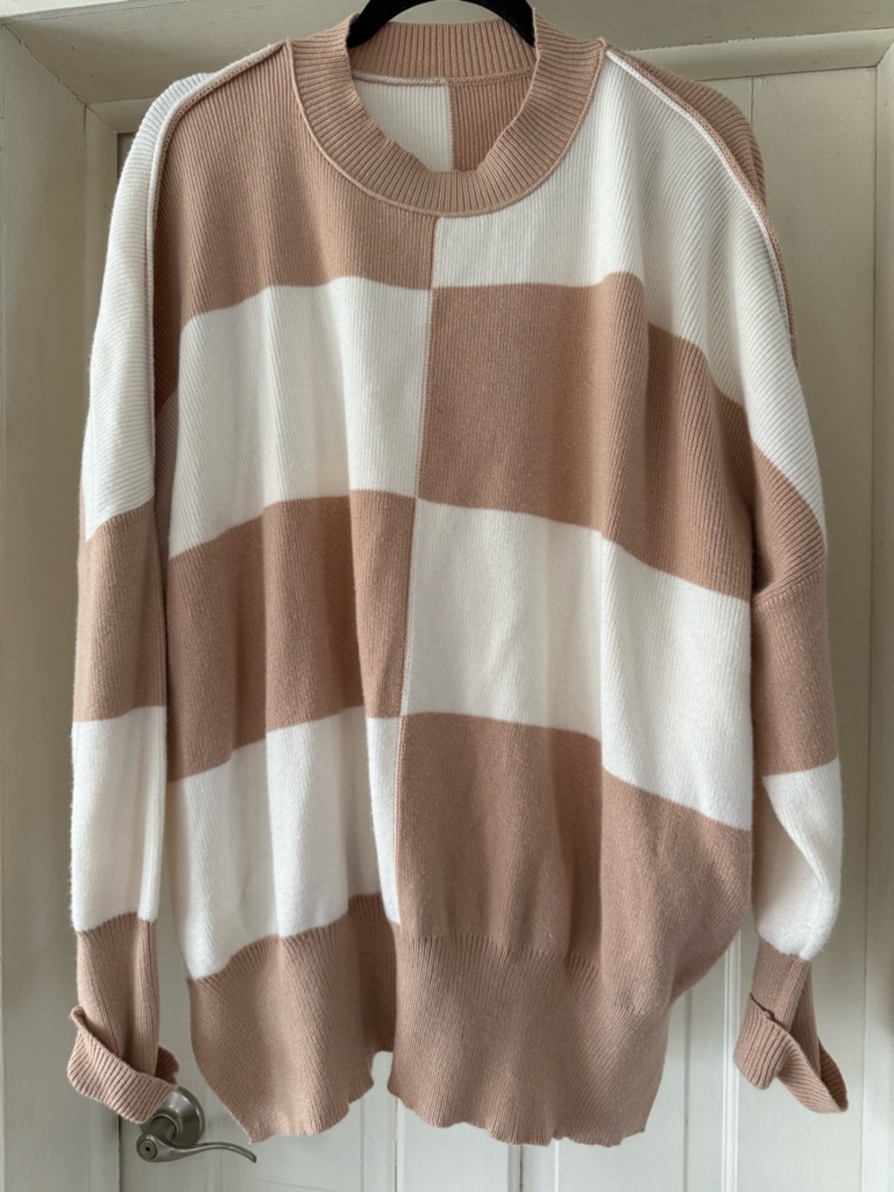 Women’s White and Tan Checkered Sweater - Knit Pullover